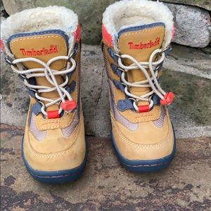 Toddler 6 winter boots like new